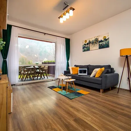 & Garden With Stunning View Apartment
