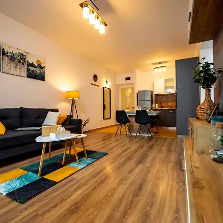 & Garden With Stunning View Apartment *