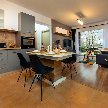 & Garden With Stunning View Apartment *